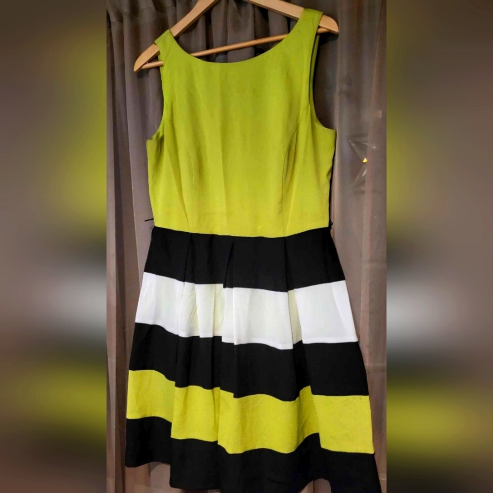 Sleeveless cocktail dress